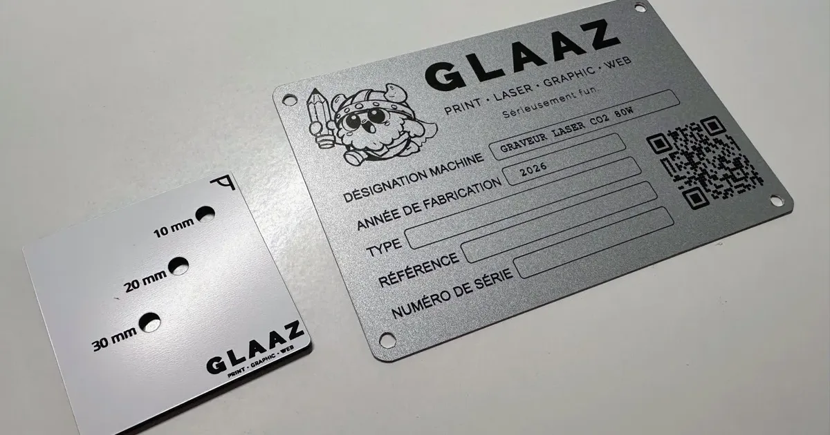 Plaque machine GLAAZ gravée au laser et outil de mesure de perçage en bicouche (10, 20, 30 mm)